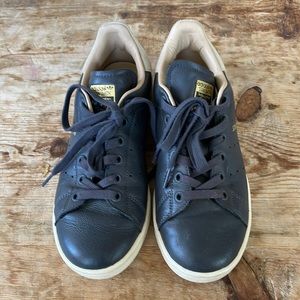 ADIDAS STAN SMITH BLACK SZ 6